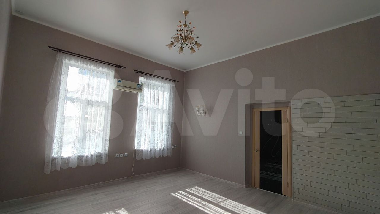 2-комн., 54.7 м², 1/1 этаж, мкр-н Центральный, ул. Коммунаров, 110 — фото 2