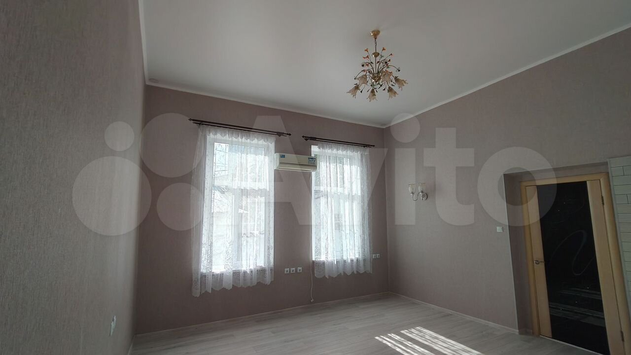 2-комн., 54.7 м², 1/1 этаж, мкр-н Центральный, ул. Коммунаров, 110 — фото 3