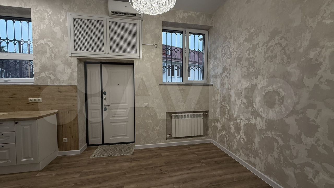1-комн., 23.5 м², 1/4 этаж, Сочи, мкр-н Светлана, ул. Дмитриевой, 32Б — фото 3
