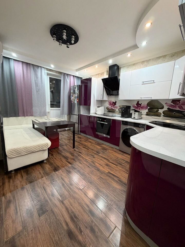 2-комн., 62.5 м², 1/20 этаж, мкр-н Дубинка, ул. имени Чехова, 6