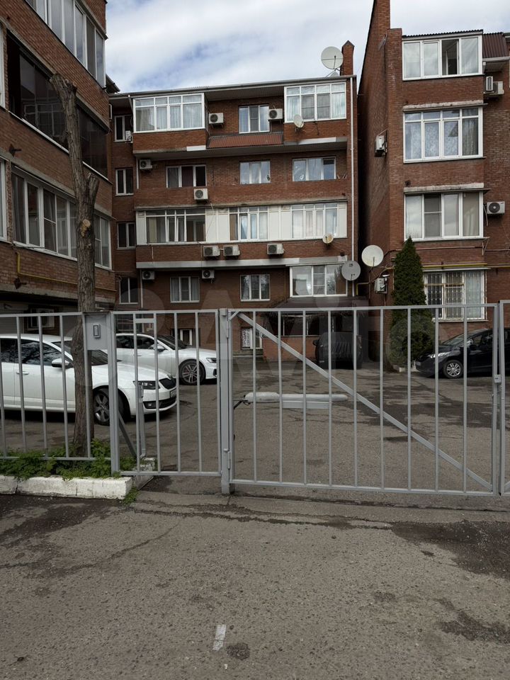 2-комн., 65 м², 1/5 этаж, мкр-н Дубинка, Озёрная ул., 41