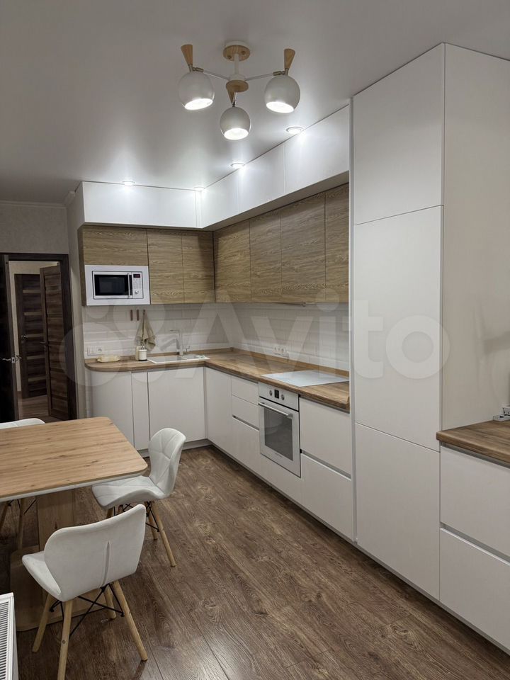 2-комн., 66.4 м², 17/20 этаж, Гаражная ул., 107
