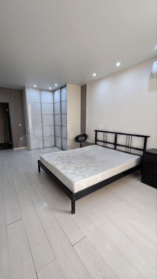 1-комн., 64 м², 4/6 этаж, Домбайская ул., 7