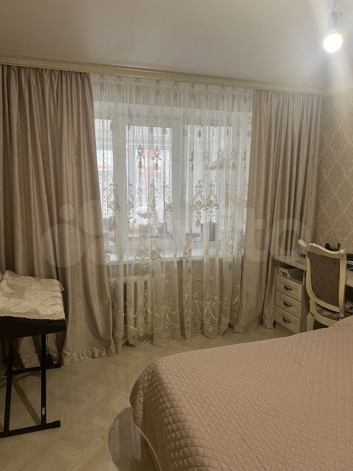 2-комн., 57.9 м², 1/5 этаж, Стахановская ул., 28