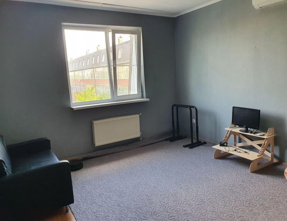 3-комн., 82 м², 4/4 этаж, Центральный внутригородской округ, мкр-н Центральный, ул. Леваневского, 67 — фото 2