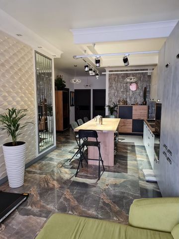 4+ комнаты, 110.4 м², 1/5 этаж, Сочи, Звёздная ул., 19/1р-н Хостинский — фото 5