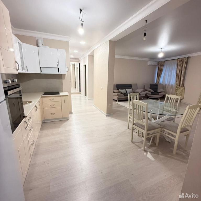 2-комн., 60.4 м², 11/17 этаж, Прикубанский внутригородской округ, мкр-н имени Петра Метальникова, ул. Цезаря Куникова, 24к2 — фото 2