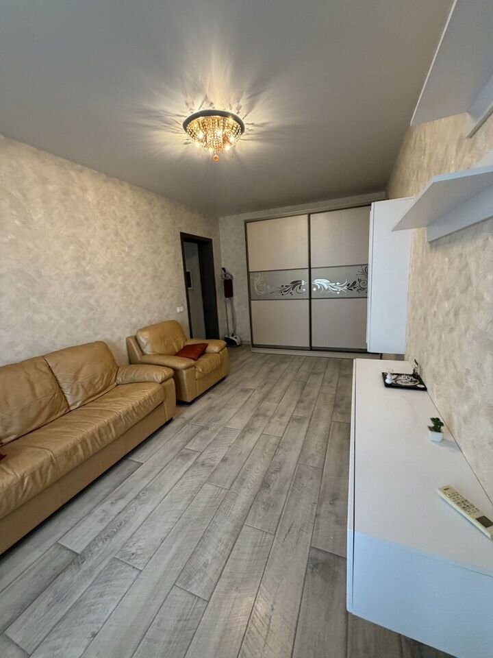 2-комн., 65 м², 19/22 этаж, Фестивальный мкр-н, мкр-н Солнечный, Казбекская ул., 3 — фото 3