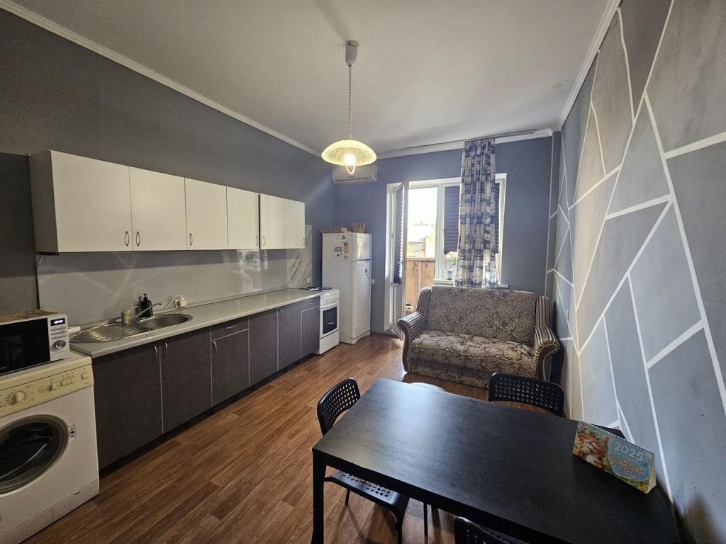 2-комн., 73.6 м², 3/16 этаж, мкр-н Завод Измерительных Приборов, Зиповская ул., 3/3 — фото 3