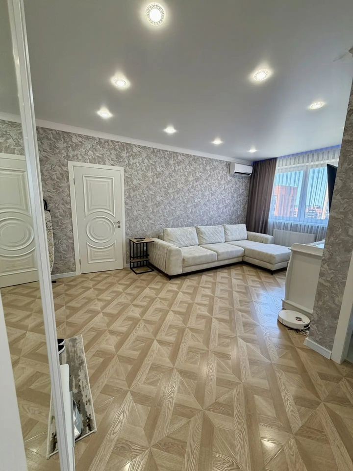 2-комн., 52 м², 15/16 этаж, ул. имени Владимира Жириновского, 1к2 — фото 2