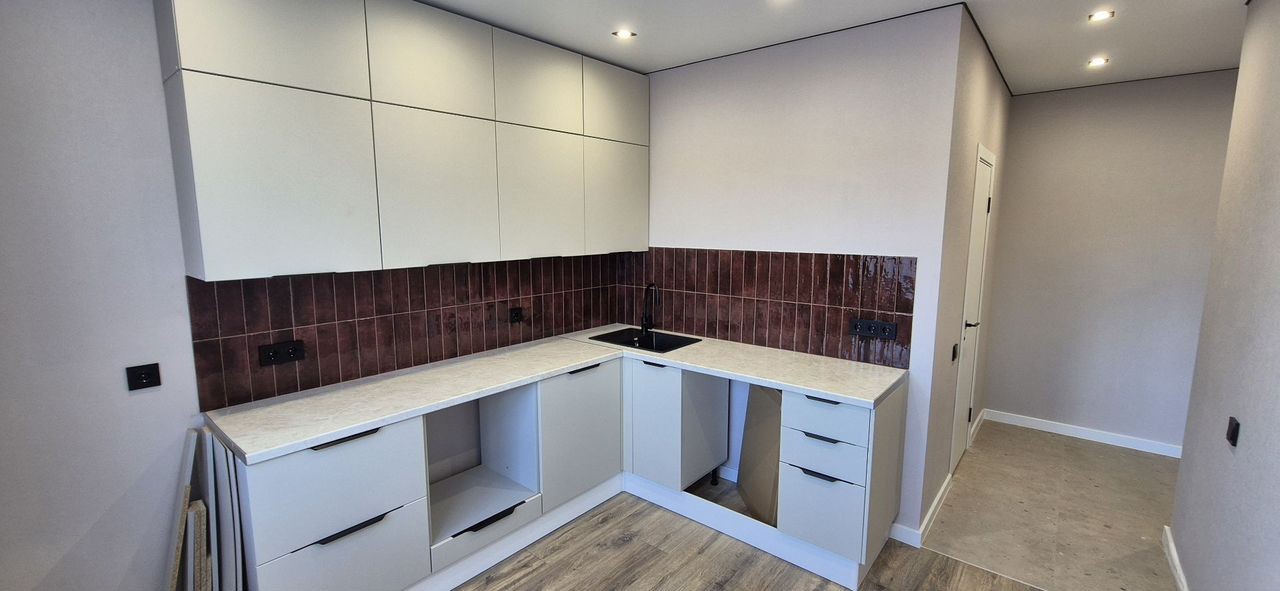 2-комн., 52 м², 15/16 этаж, ул. имени Владимира Жириновского, 1к1 — фото 3