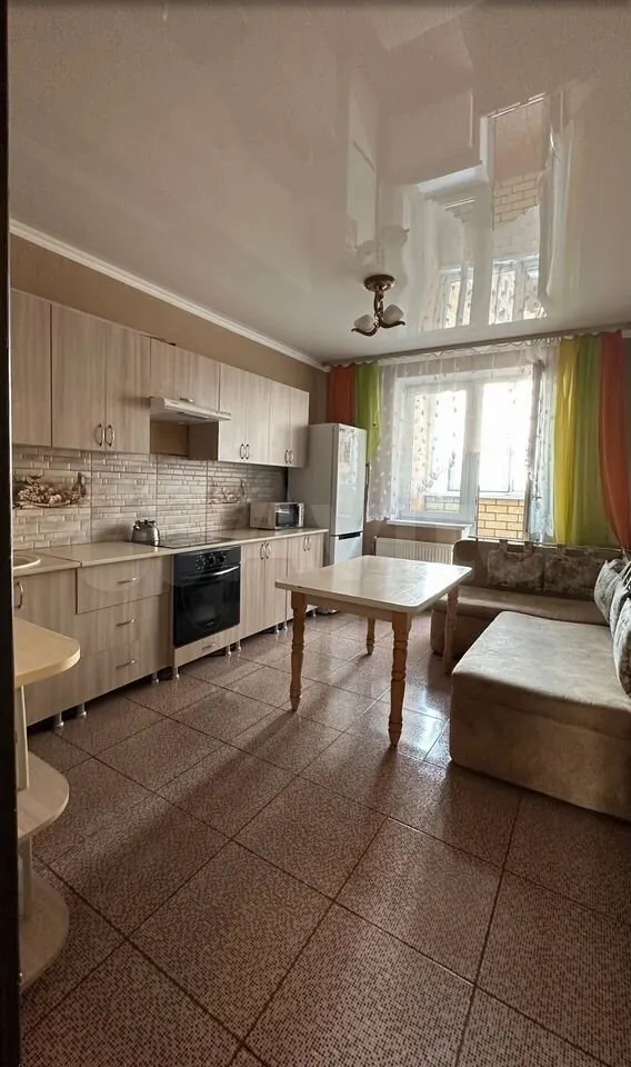 Продается 2-комн. квартира, 72.3 м²