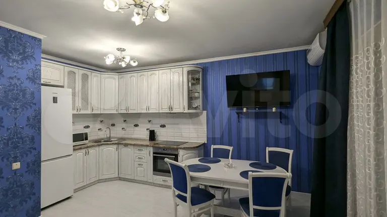 Продается 3-комн. квартира, 65.4 м²