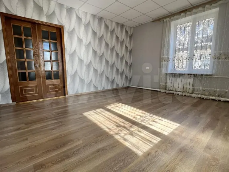 2-комн., 50.2 м², 1/2 этаж, Центральный внутригородской округ, микрорайон Центральный, Индустриальная ул., 38 — фото 2
