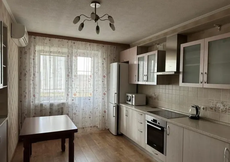 Продается 2-комн. квартира, 67.1 м²
