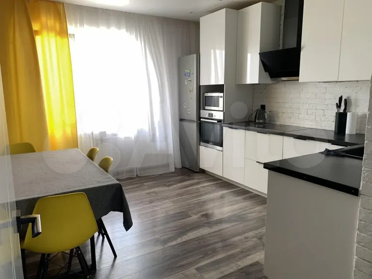 Продается 2-комн. квартира, 64.4 м²