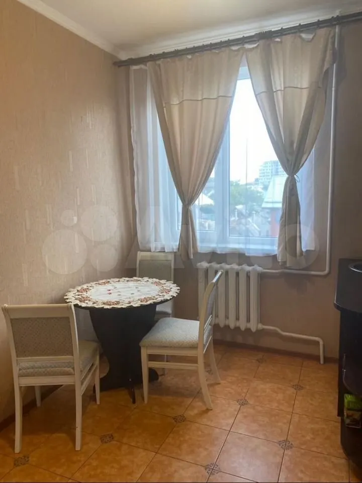 1-комн., 40 м², 3/3 этаж, Центральный внутригородской округ, мкр-н Центральный, ул. Ломоносова, 14/1 — фото 4
