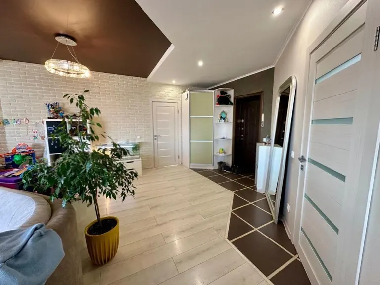 Продается 2-комн. квартира, 71 м² — фото 4