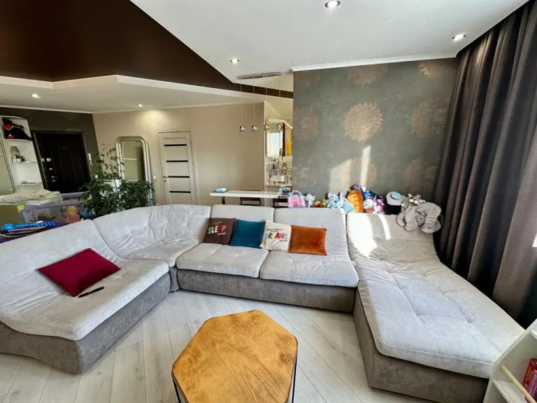 Продается 2-комн. квартира, 71 м² — фото 5