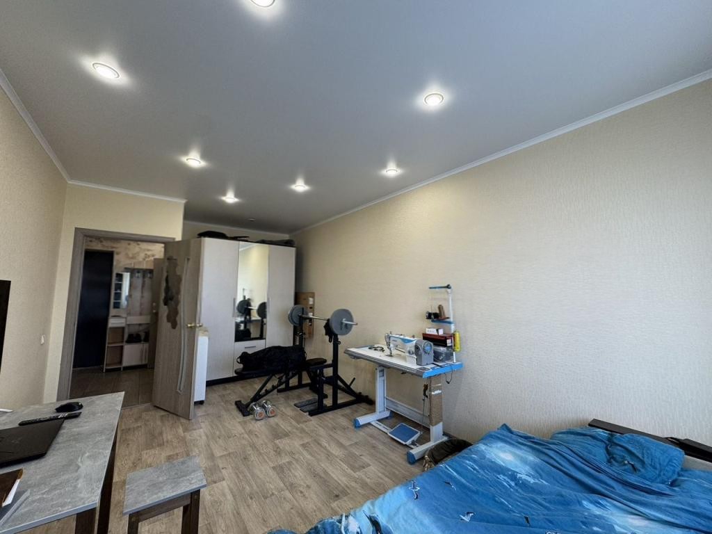 Продается 1-комн. квартира, 42 м² — фото 2