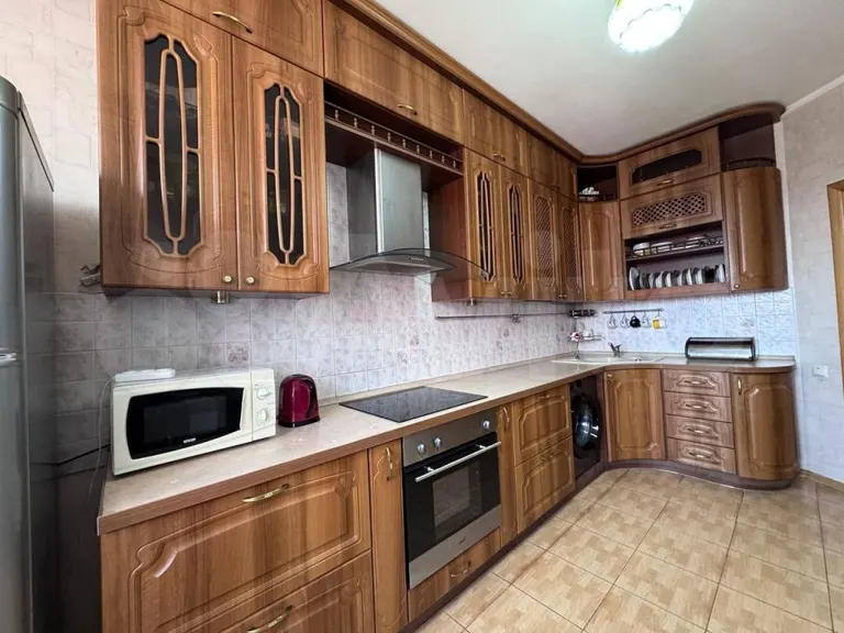 Продается 4-комн. квартира, 107.6 м² — фото 2