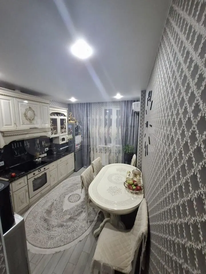 Продается 2-комн. квартира, 55.7 м²