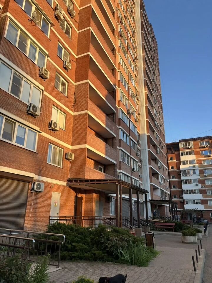 1-комн., 43.4 м², 9/16 этаж, Центральный внутригородской округ, мкр-н Дубинка, ул. КИМ, 143/1 — фото 2