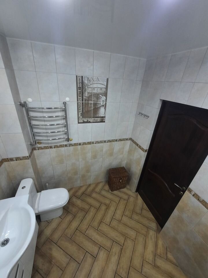 2-комн., 60 м², 9/10 этаж, Центральный внутригородской округ, мкр-н Центральный, Карасунская наб., 99 — фото 2
