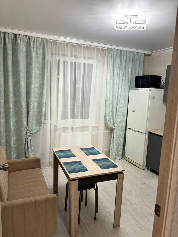 1-комн., 37.8 м², 2/16 этаж, ул. Генерал-лейтенанта Александра Сапрунова, 37к1 — фото 2