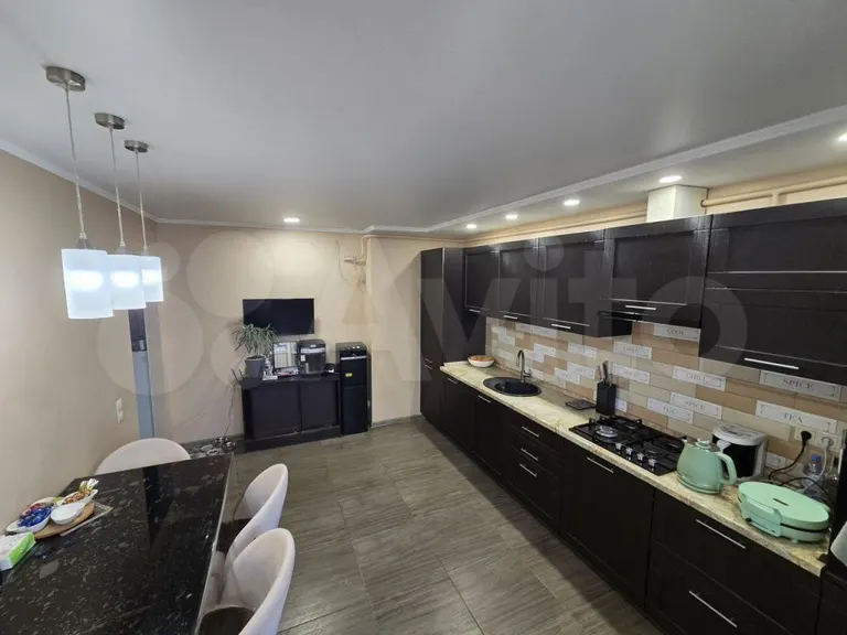 4+ комнаты, 96.4 м², 1/10 этаж, мкр-н Юбилейный, ул. 70-летия Октября, 26 — фото 3