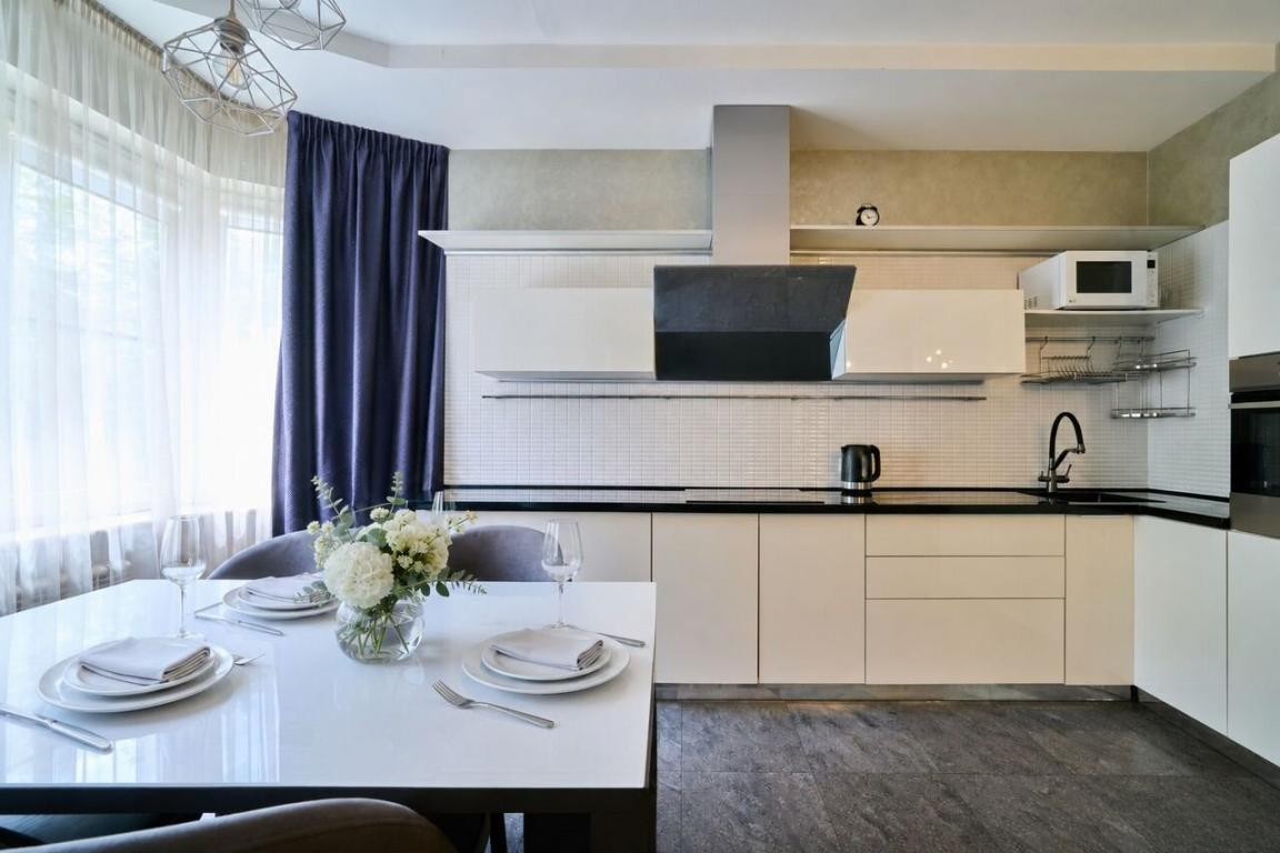 2-комн., 65 м², 3/10 этаж, Центральный внутригородской округ, мкр-н Центральный, ул. Кубанская Набережная, 4 — фото 2