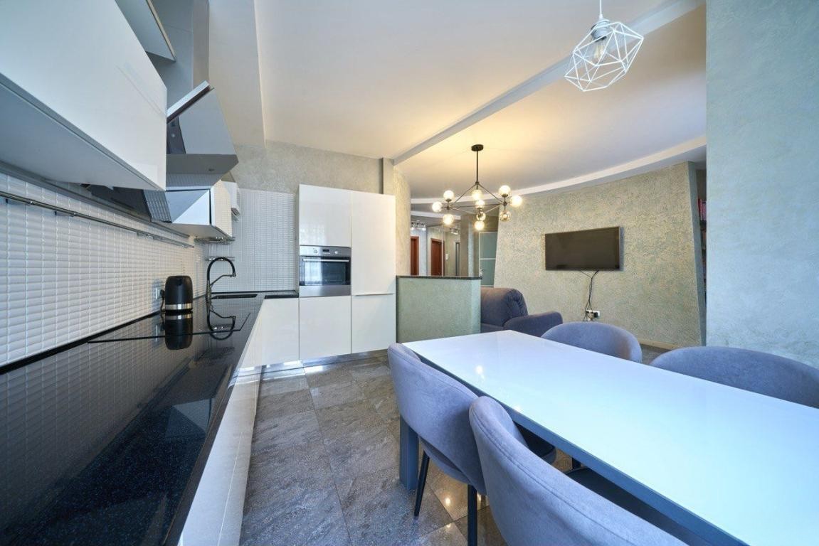 2-комн., 65 м², 3/10 этаж, Центральный внутригородской округ, мкр-н Центральный, ул. Кубанская Набережная, 4 — фото 4