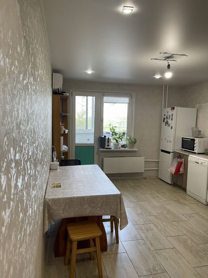 2-комн., 65.3 м², 2/16 этаж, Новороссийск, Тобольская ул., 7А — фото 3