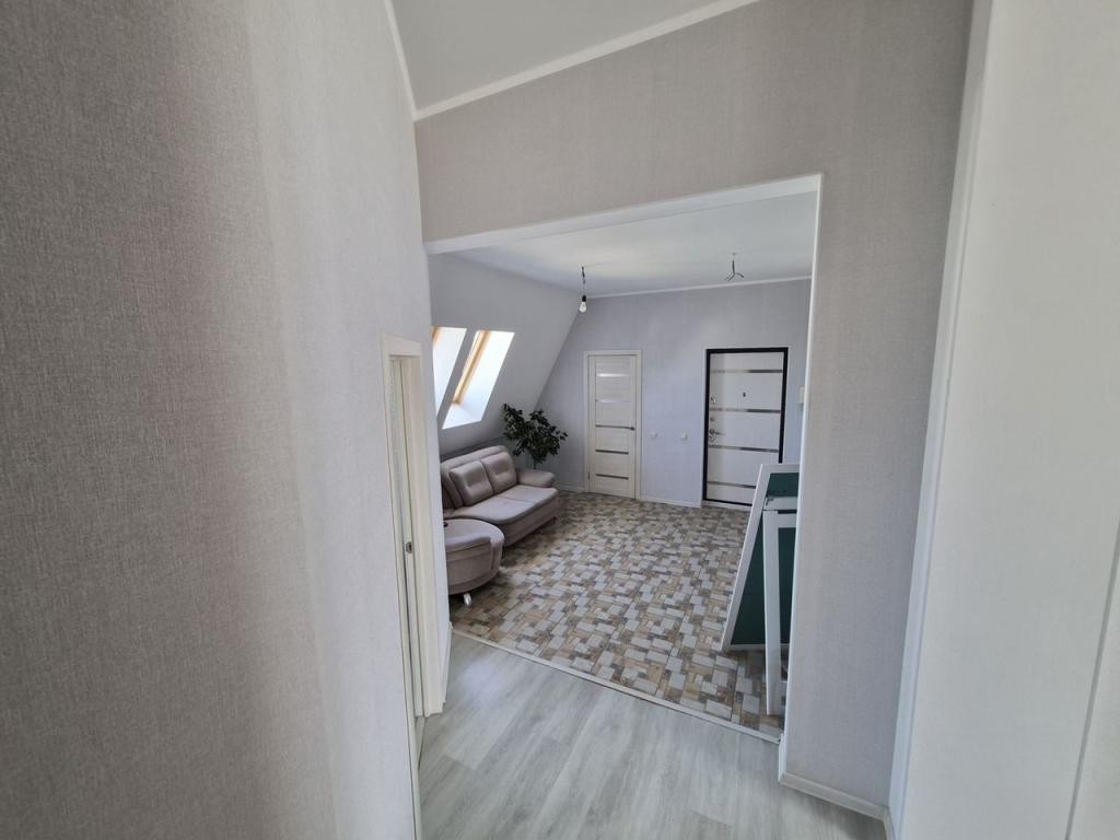 4+ комнаты, 160.8 м², 4/4 этаж, мкр-н 5-я Бригада, ул. Ударник, 15