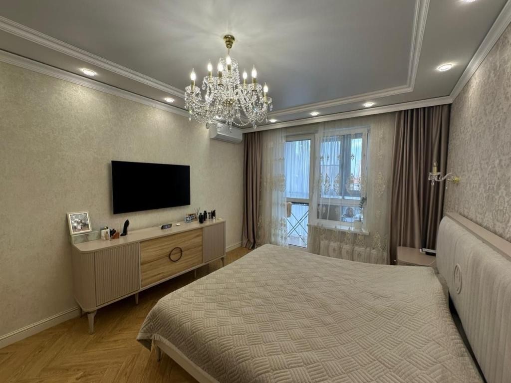 2-комн., 67.5 м², 2/16 этаж, ул. имени Дзержинского, 95 р-н Западный — фото 2