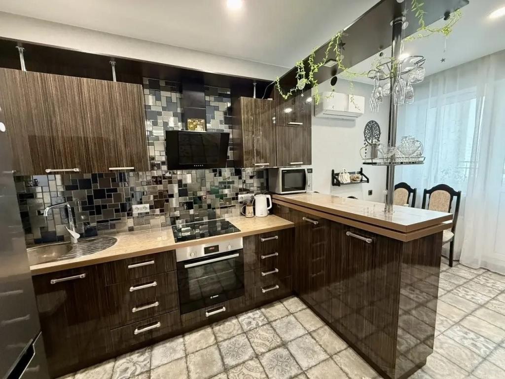 2-комн., 67 м², 19/20 этаж, мкр-н Дубинка, ул. имени Чехова, 6 — фото 5
