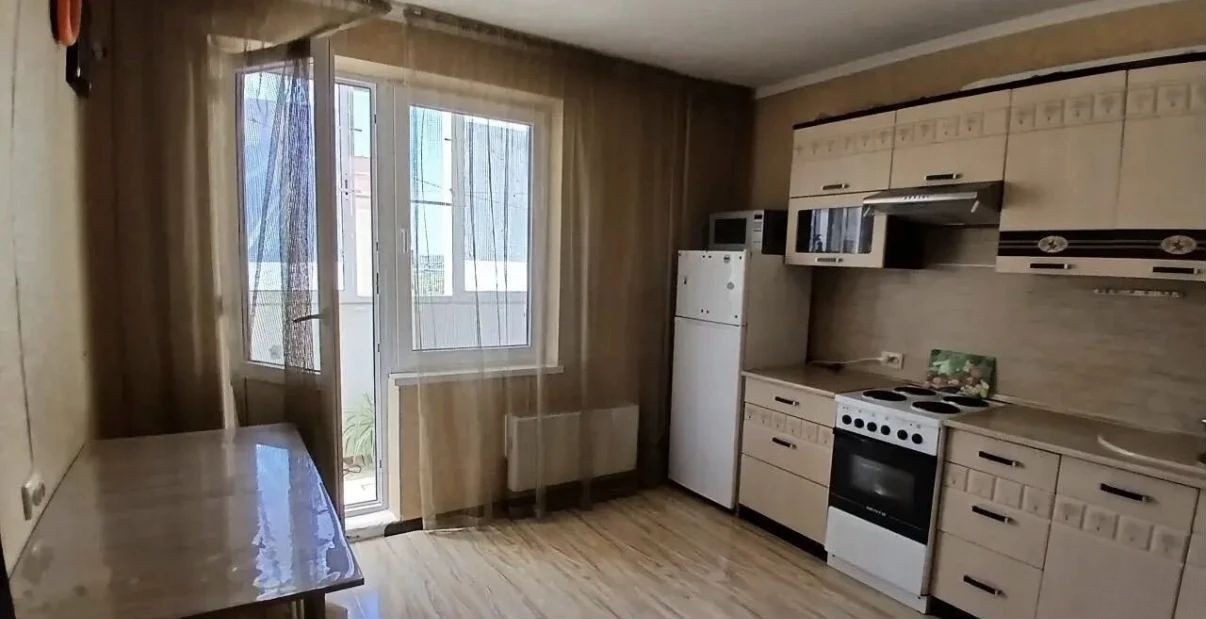 1-комн., 40 м², 10/16 этаж, ул. Академика Лукьяненко, 30