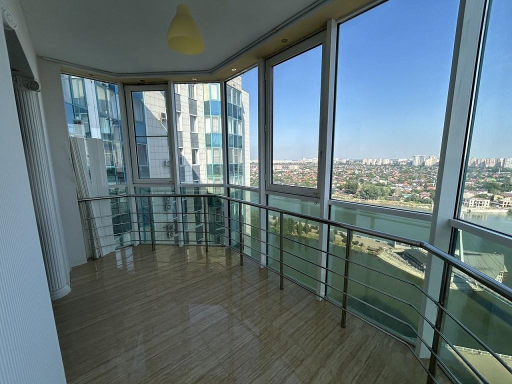 2-комн., 97.8 м², 19/22 этаж, мкр-н Центральный, ул. Кубанская Набережная, 37/11 — фото 2