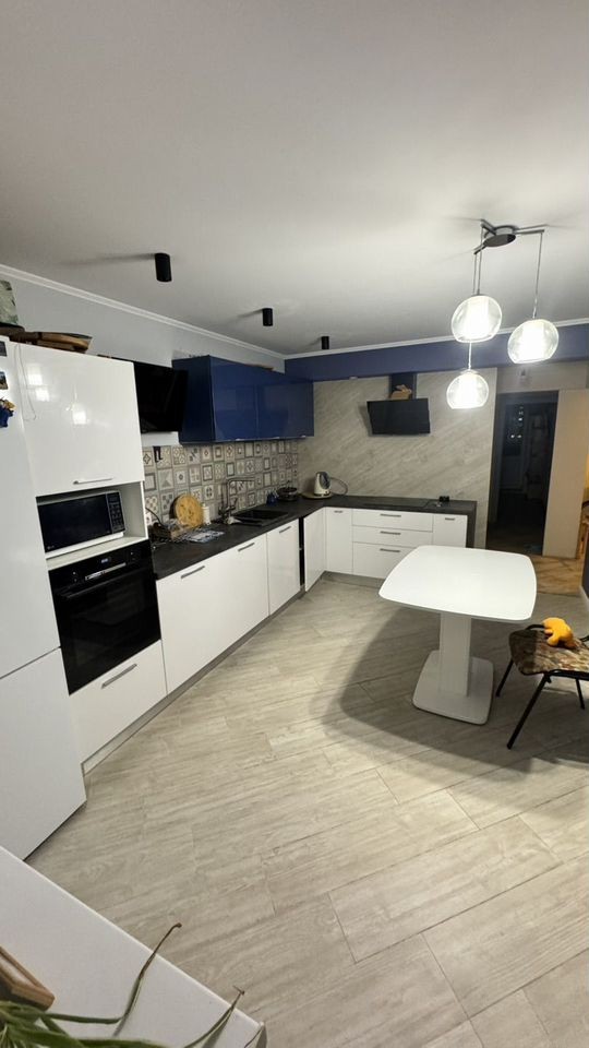 2-комн., 60.8 м², 14/16 этаж, Новороссийск, Суворовская ул., 77 — фото 2