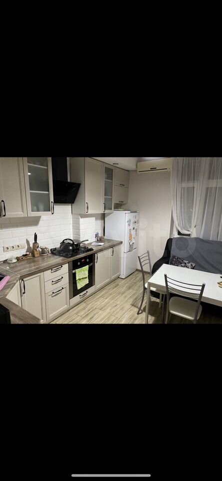 2-комн., 57 м², 1/3 этаж, Сочи, жилой район Адлер, Троицкая ул., 61