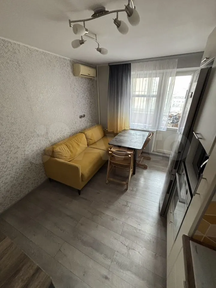 3-комн., 70.3 м², 6/12 этаж, мкр-н Юбилейный, Рождественская наб., 43 — фото 2