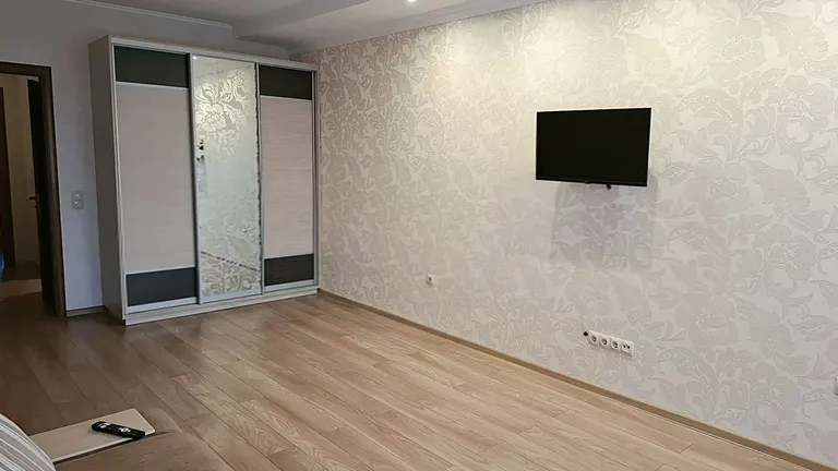 1-комн., 46 м², 8/17 этаж, мкр-н Завод Измерительных Приборов, Зиповская ул., 5/3 — фото 2