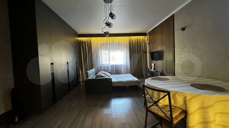 1-комн., 40 м², 1/4 этаж, мкр-н Дубинка, ул. Фурманова, 76 — фото 2