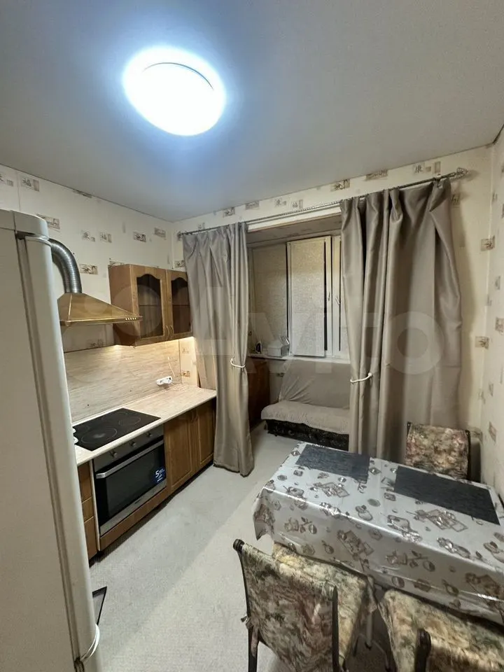 1-комн., 40 м², 3/5 этаж, Музыкальный мкр-н, ул. имени С.В. Рахманинова, 3 — фото 3