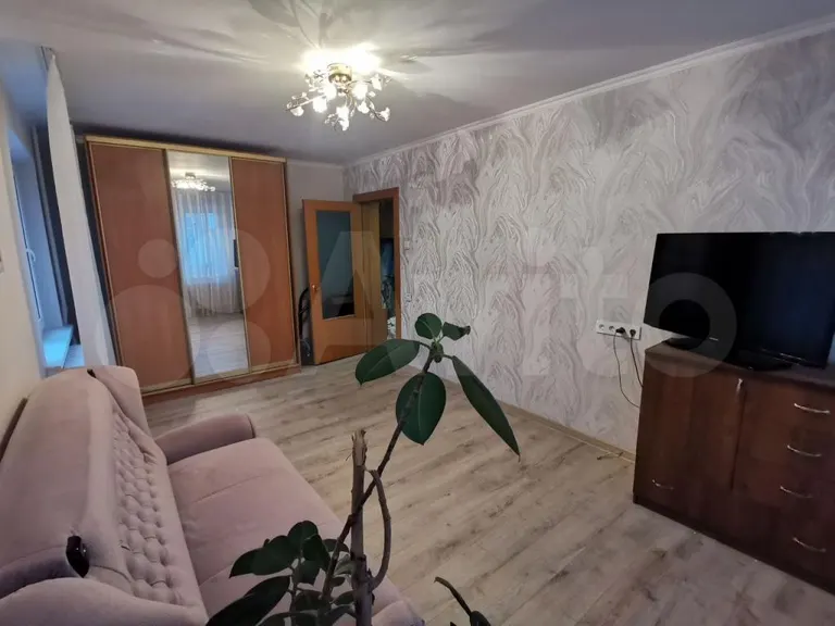 3-комн., 60.4 м², 2/5 этаж, Центральный внутригородской округ, мкр-н Центральный, Заводская ул., 7/2 — фото 4