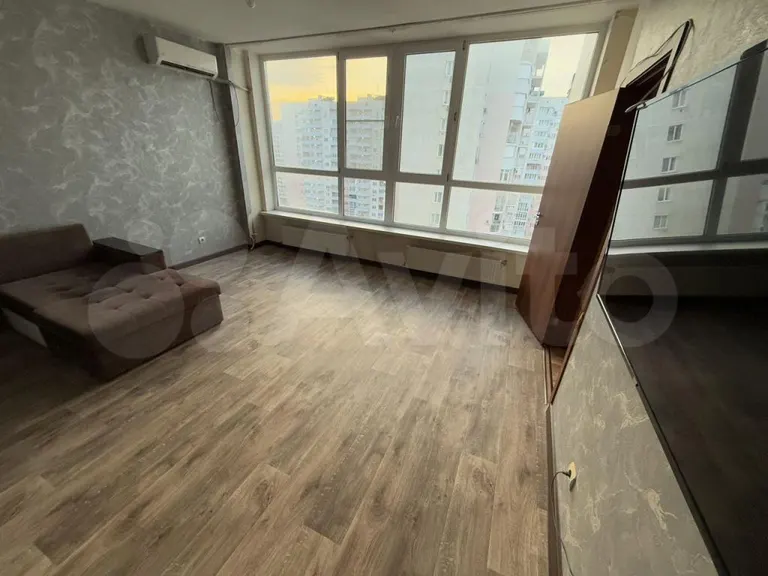 2-комн., 75.4 м², 13/17 этаж, ул. Александра Покрышкина, 4/9 — фото 3