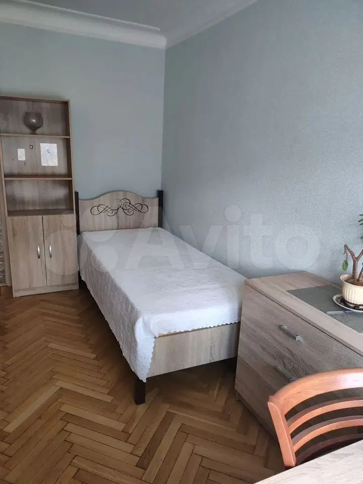 3-комн., 56.5 м², 2/5 этаж, ул. Стасова, 143 — фото 2