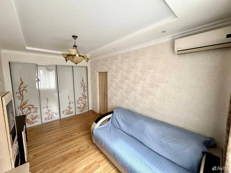 1-комн., 36.6 м², 11/14 этаж, ул. им. Героя Яцкова И.В., 6 — фото 2