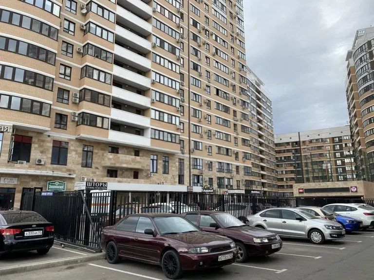 2-комн., 80 м², 9/25 этаж, Бородинская ул., 137/1 р-н Карасунский — фото 2