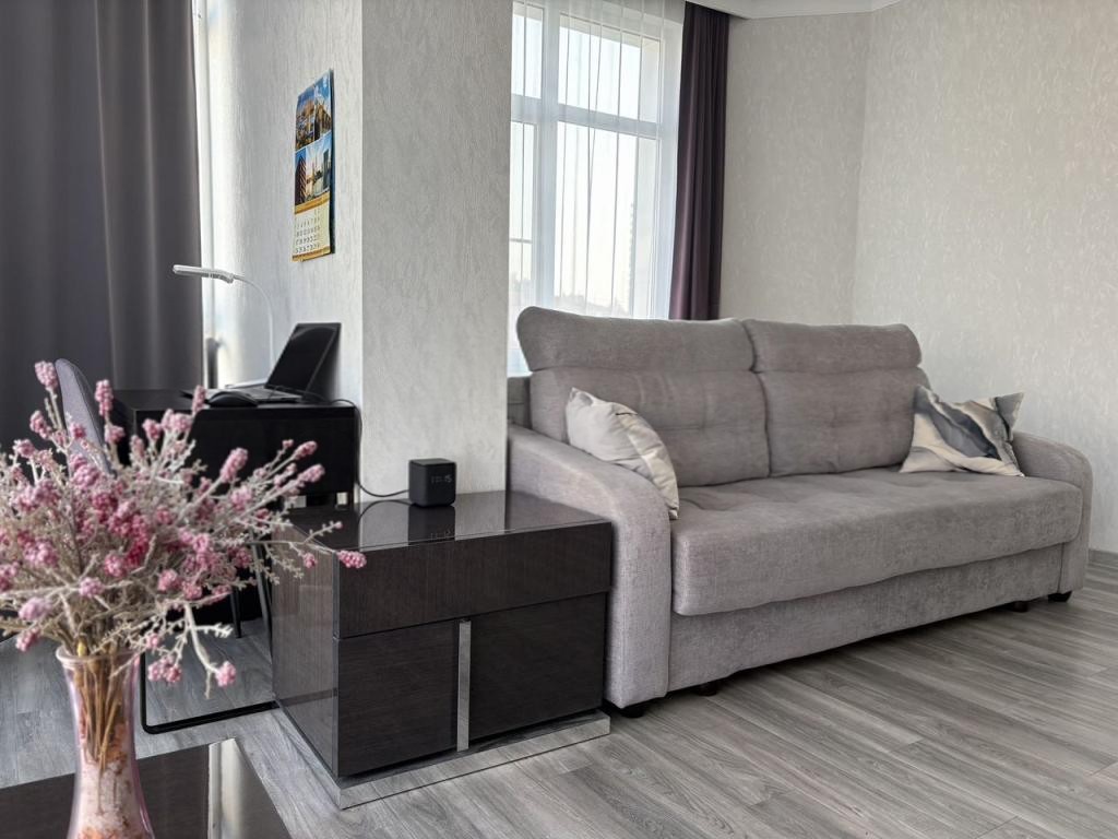 2-комн., 55 м², 4/8 этаж, Сочи, жилой район Адлер, Гудаутская ул., 2